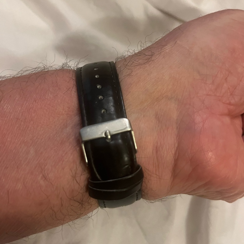 Vintage Waltham Men's Silver and Black Quartz Tank Watch. Running beautifully. - Picture 3 of 7